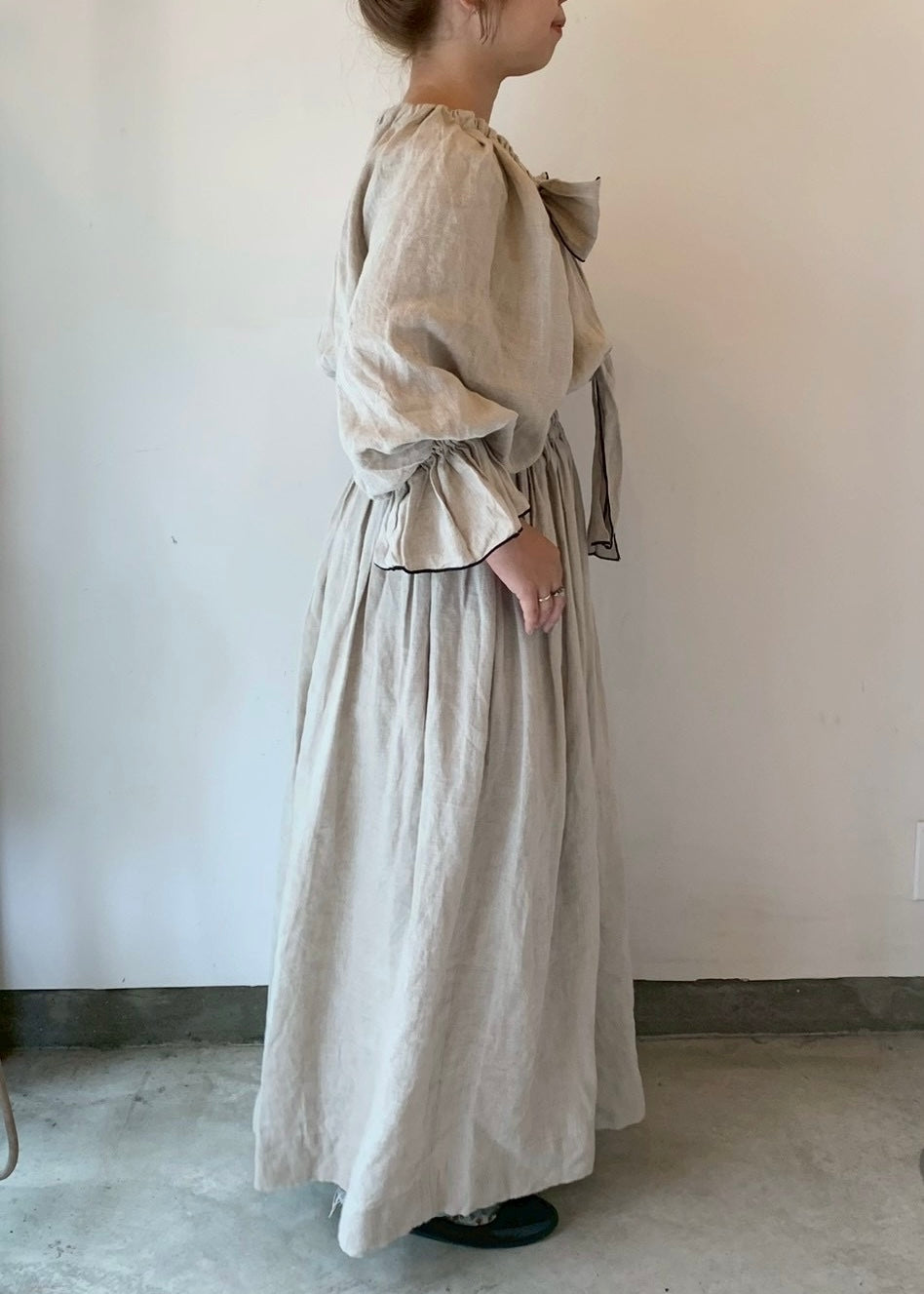 linen ribbon puff onepiece(écru)