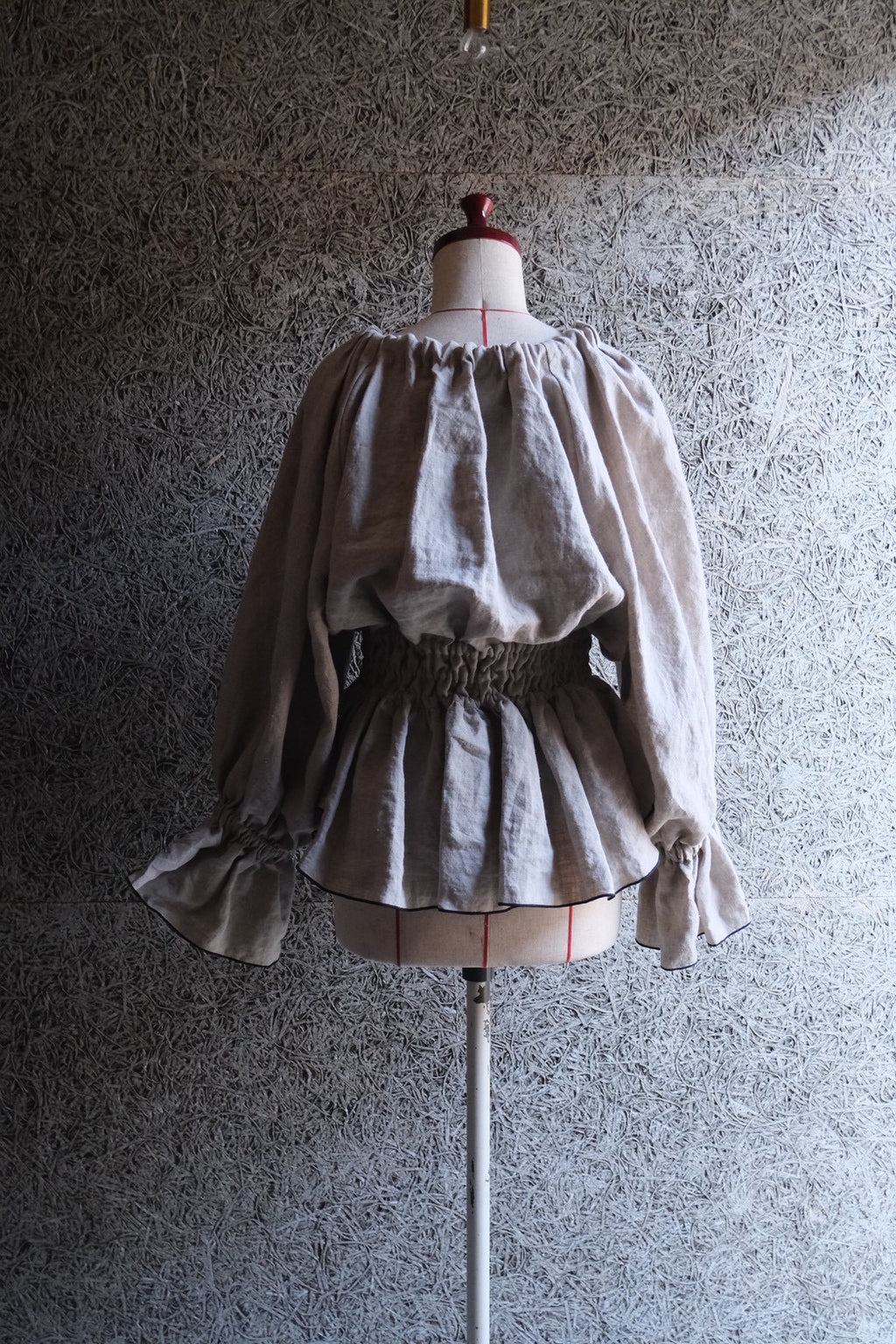 【予約】ribon puff peplum(écru)