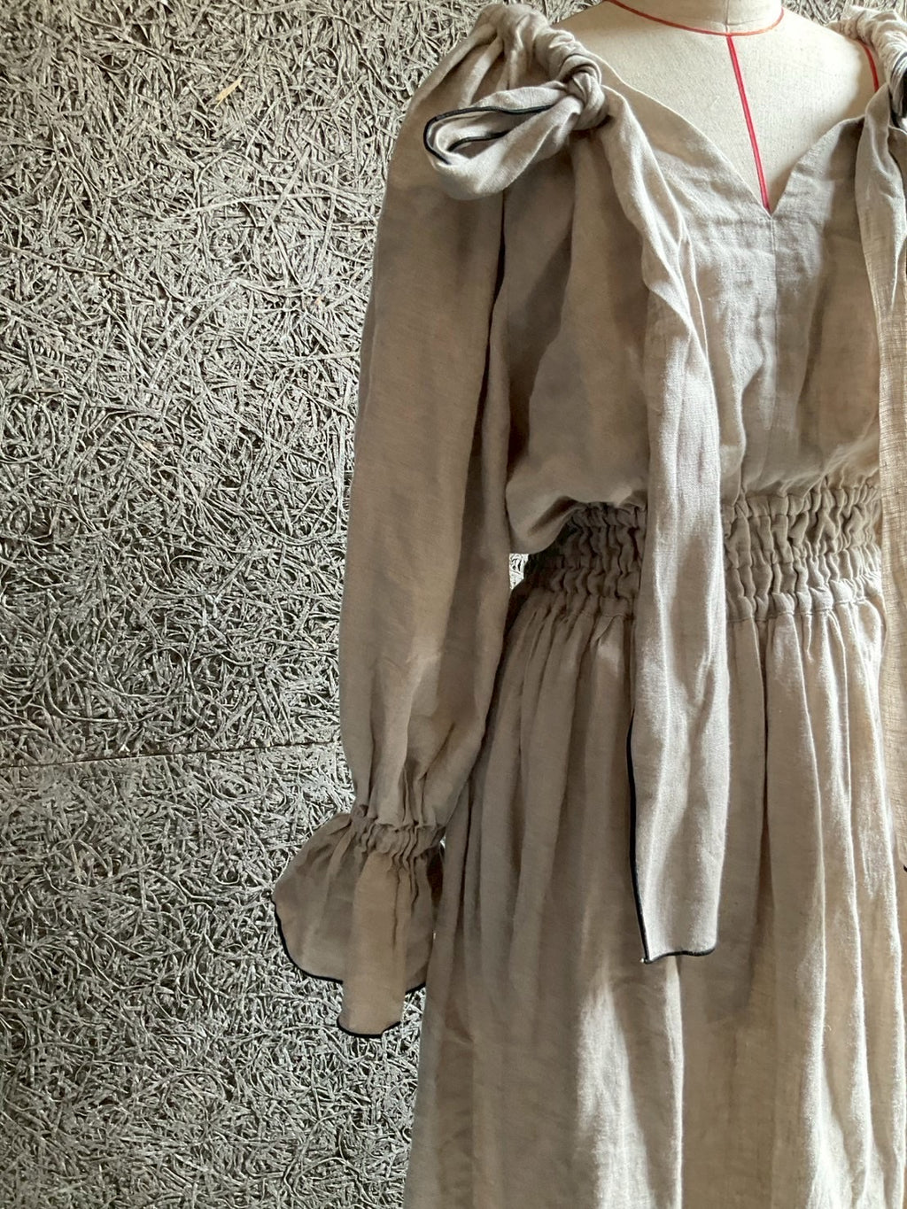 linen ribbon puff onepiece(écru)