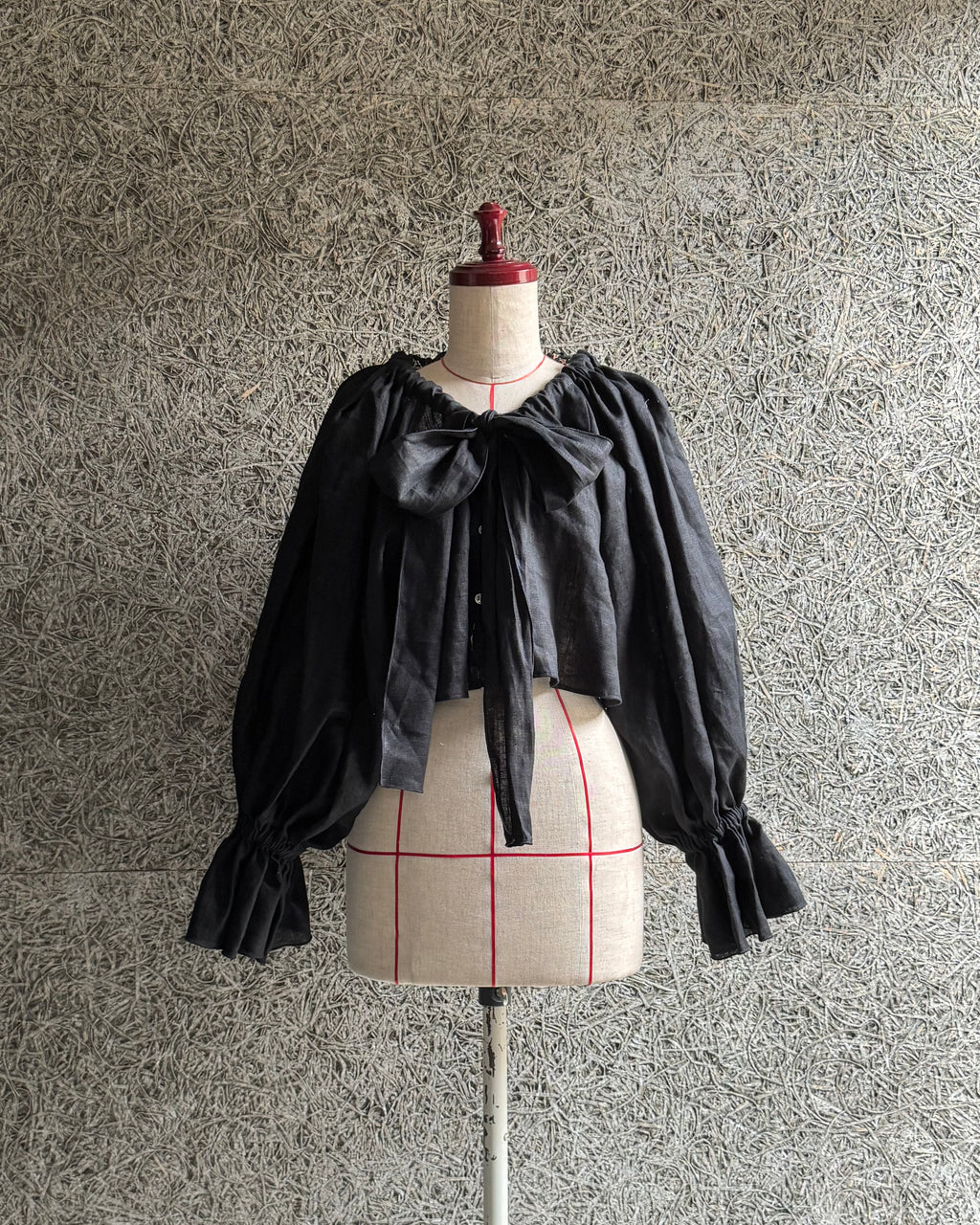 【予約】linen ribbon puff blouse(black)