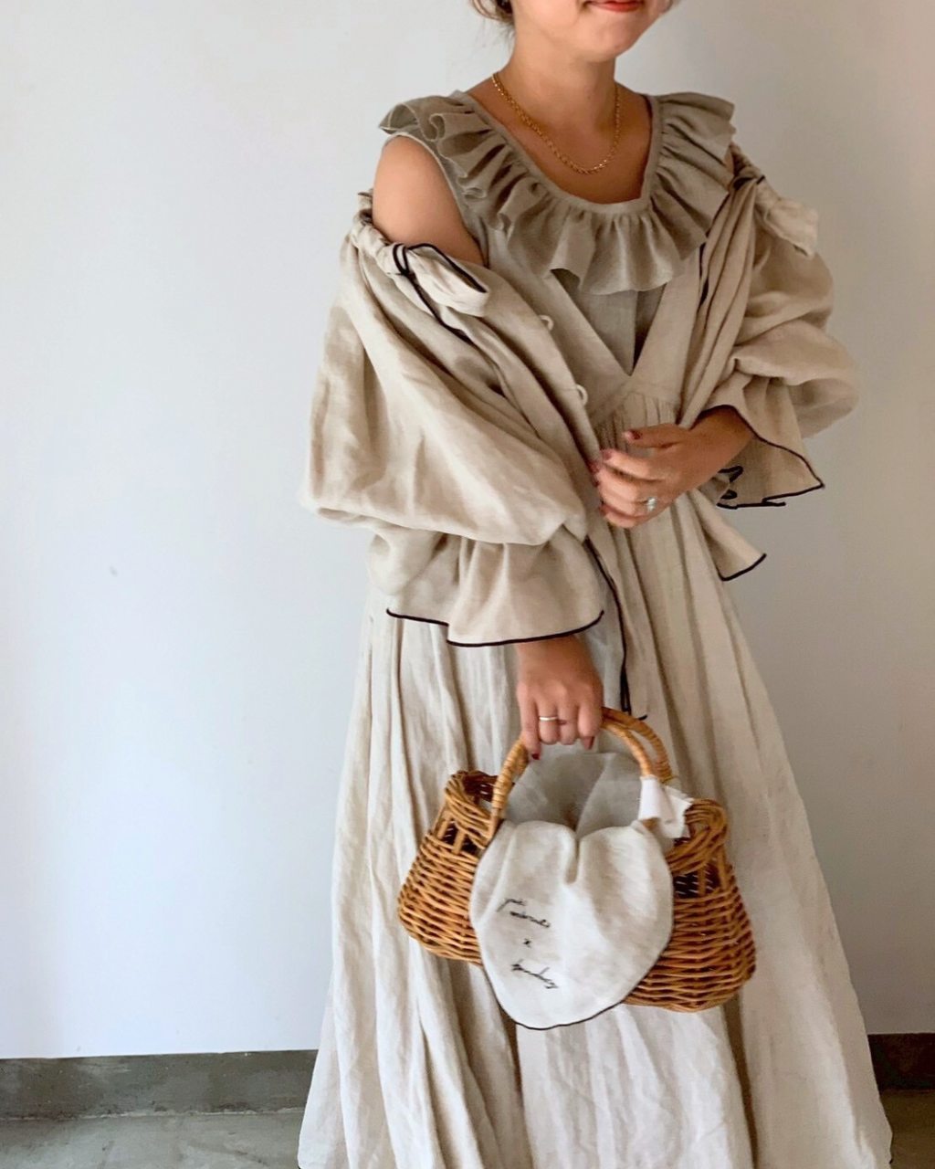 linen ribbon puff blouse(écru)