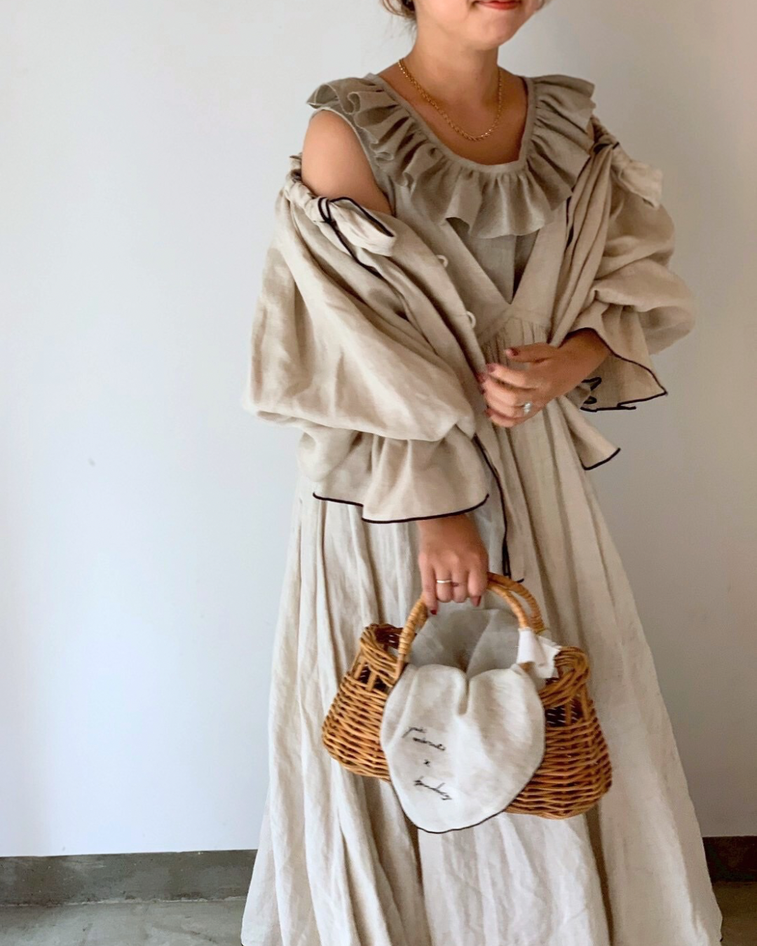 linen ribbon puff blouse(écru)