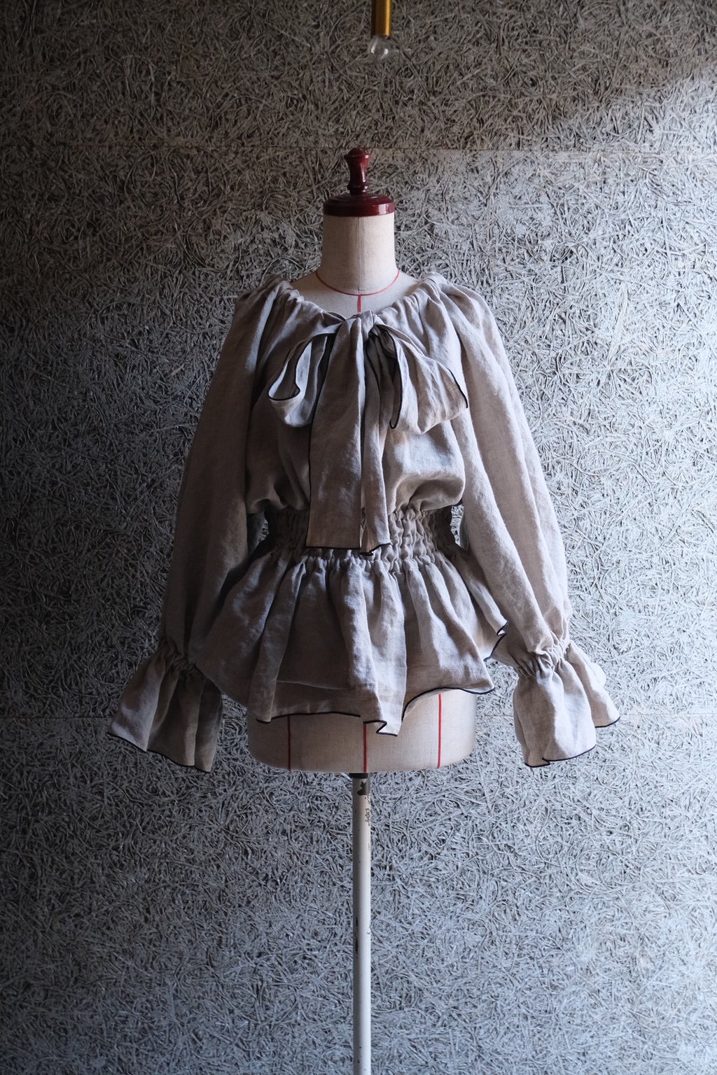 【予約】ribon puff peplum(écru)