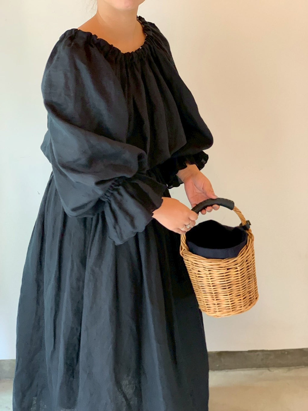 linen ribbon puff onepiece(black)