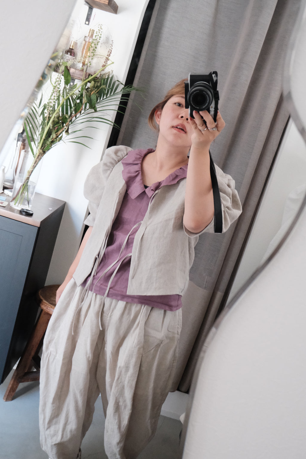 V neck_frill tops