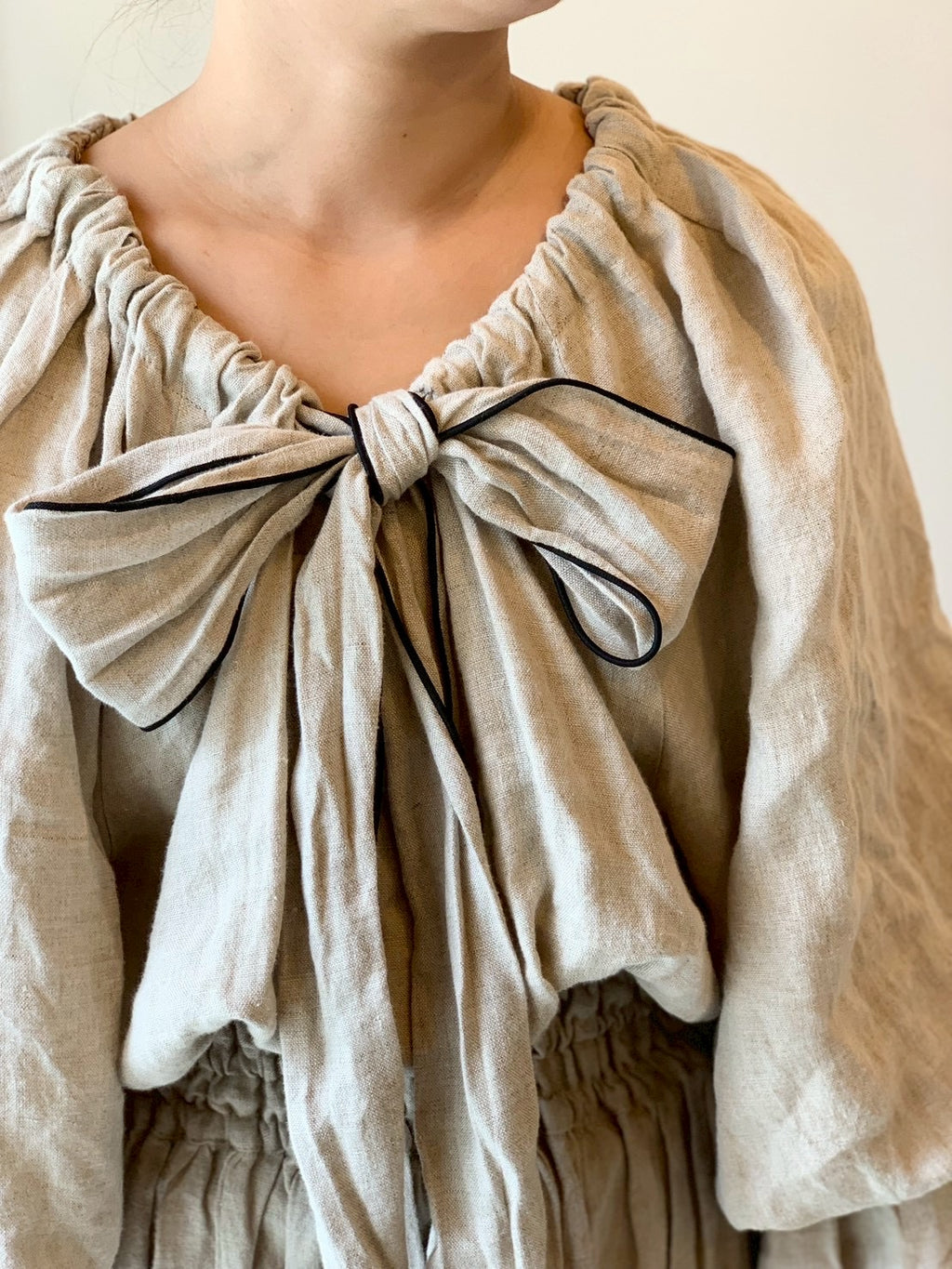 linen ribbon puff onepiece(écru)
