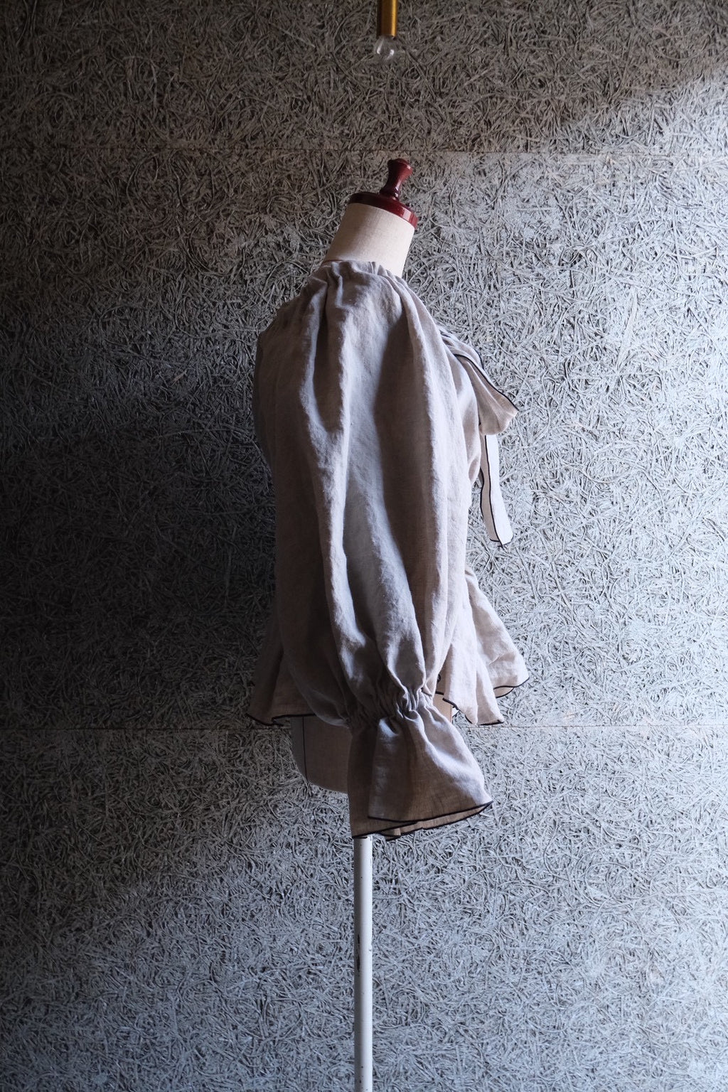 【予約】ribon puff peplum(écru)