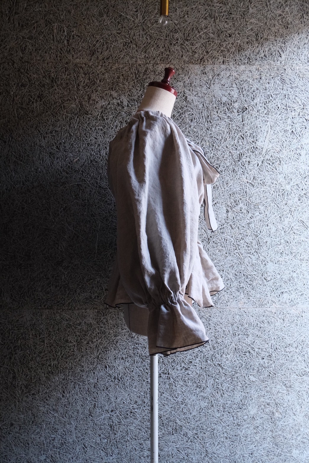 【予約】ribon puff peplum(écru)